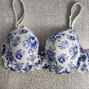 Victoria Secret 38 DD cream and blue flower bra